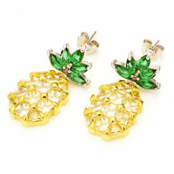 ✨ Crystal Pineapple Earring & Necklace set - Picture 3 of 4